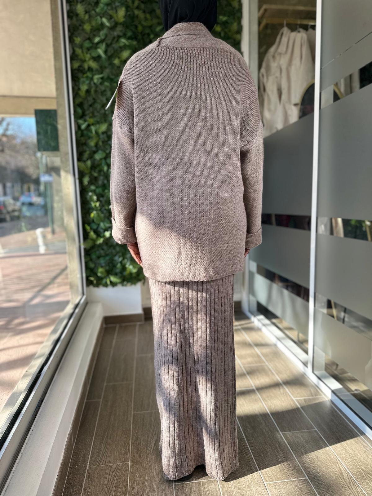 Taupe