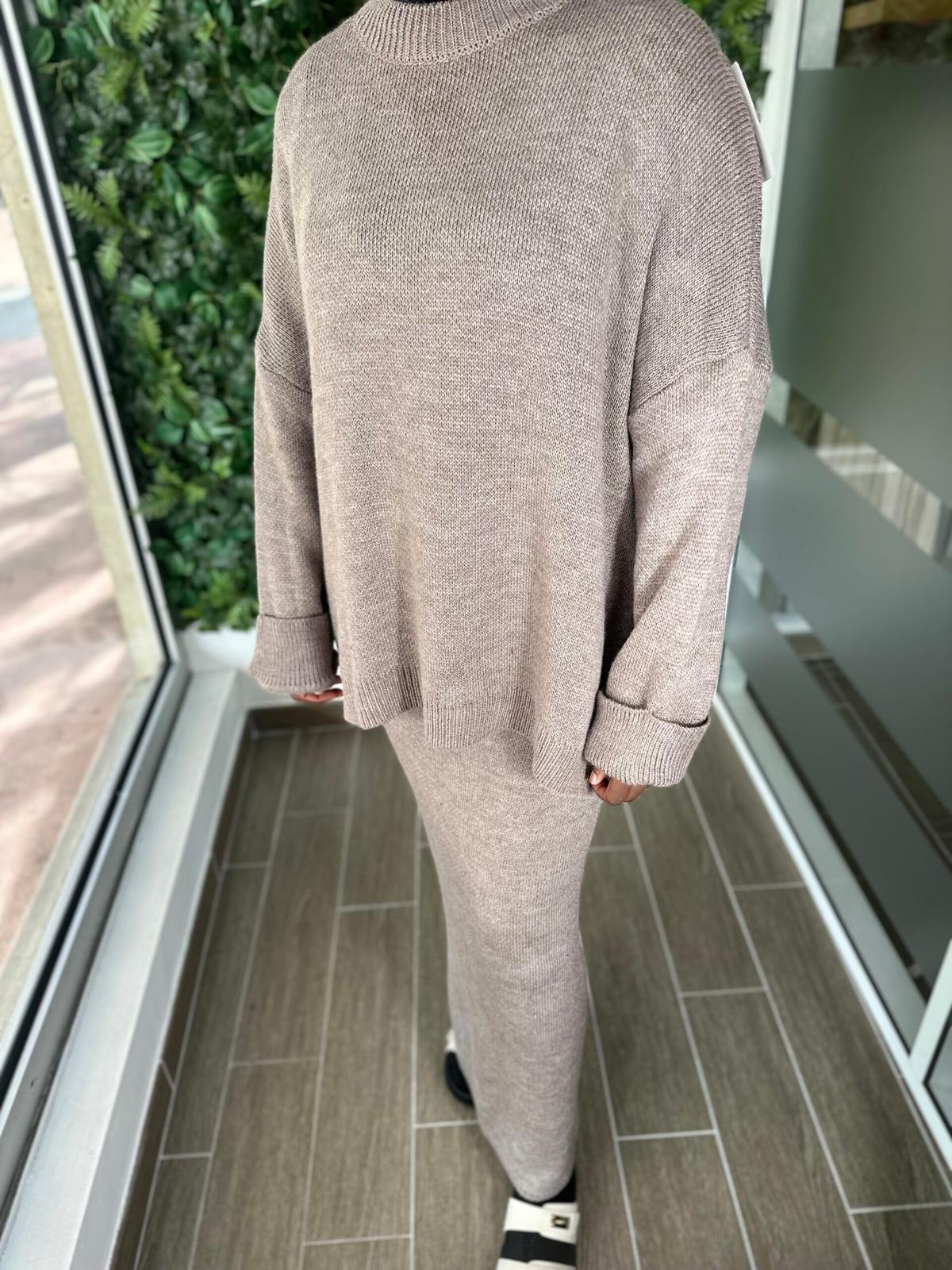 Taupe